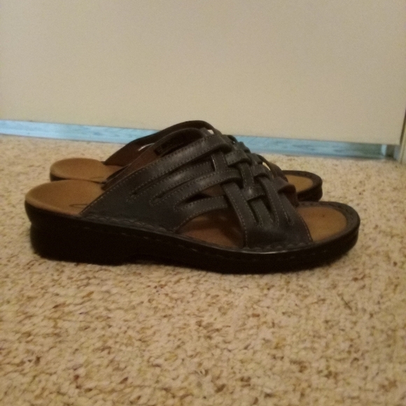 Clarks sandals women's size 7M navy blue straps EUC - Picture 6 of 7